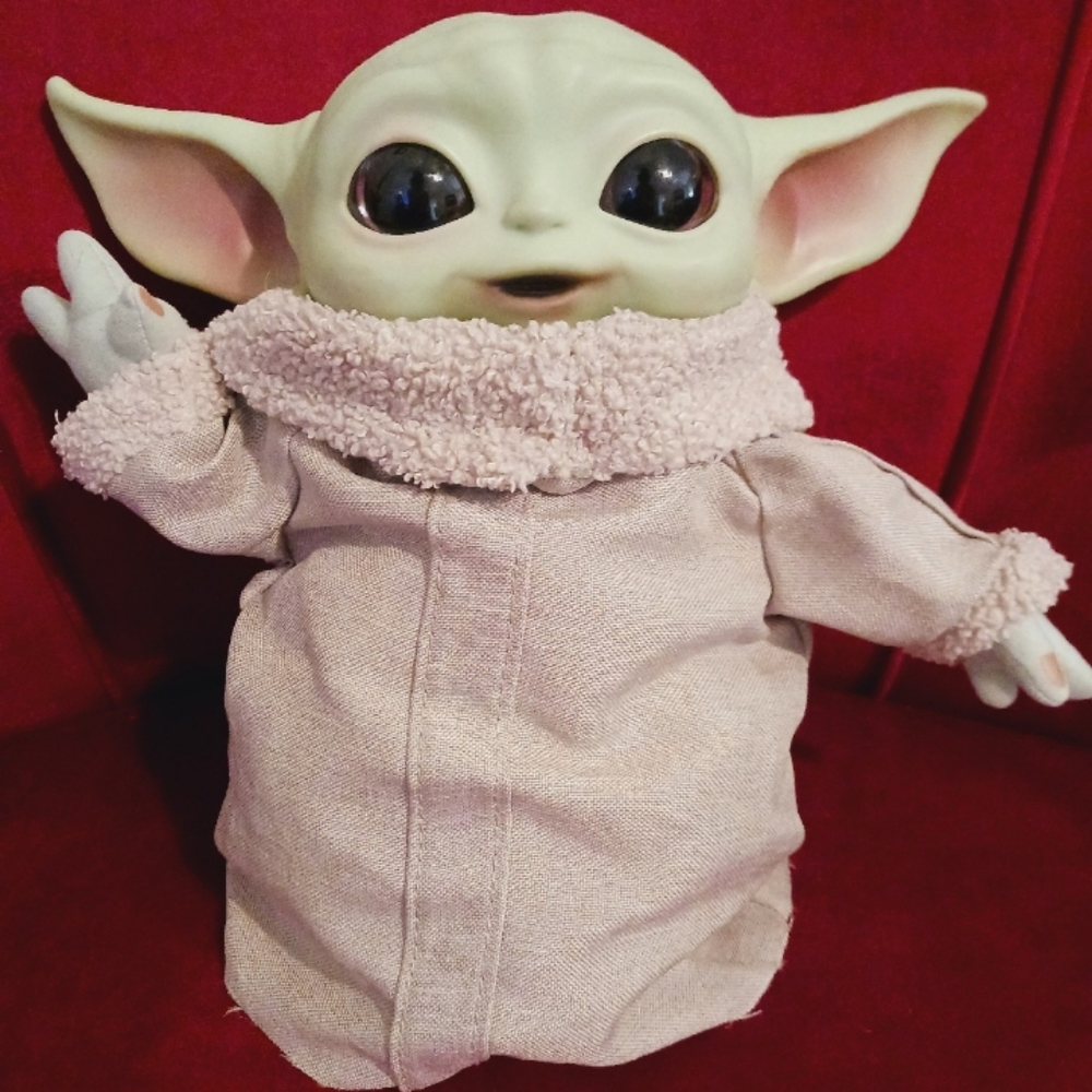 Genuine Star Wars The Mandalorian 11-inch Grogu Plush NWOT